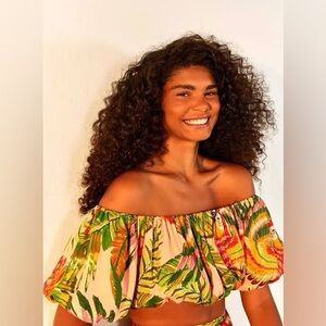 Cupcakes & Cashmere Macaw Leaves Crop top Medium NWT!